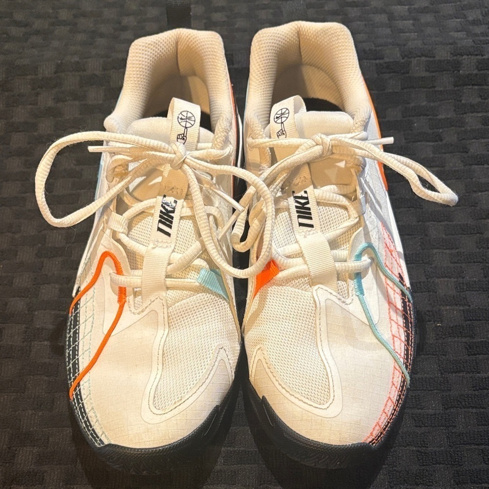 Nike GT CUT 3 basketball sneakers